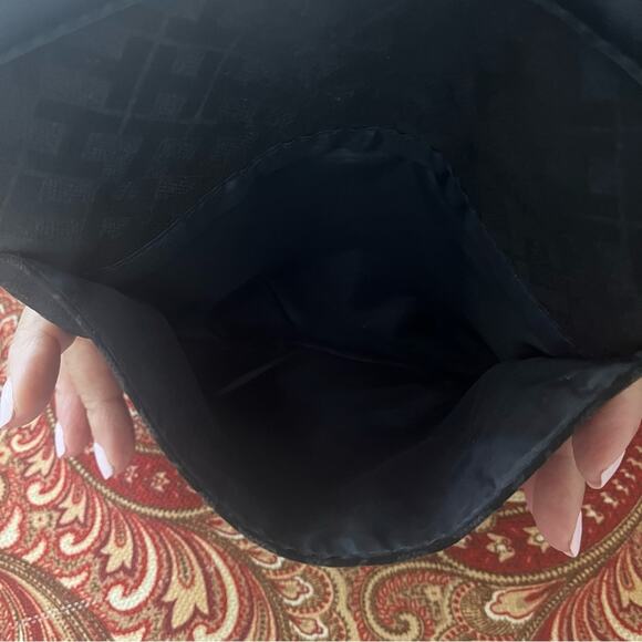 Tommy Hilfigure Black Small Crossbody Gold Hardware Vegan Leather Bag - Picture 9 of 9